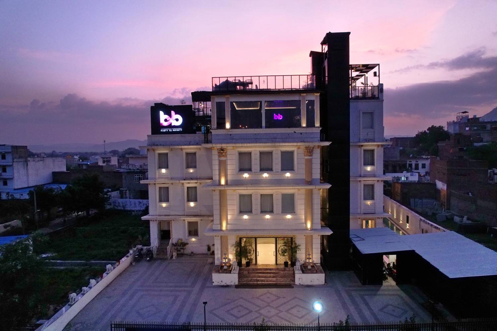 The Courtyard - Beyond Bar & Club Hotel Udaipur Exterior foto